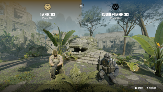 Counter-Strike 2에서 테러리스트와 대테러리스트는 에인션트 외부에 무기를 들고 무릎을 꿇고 있습니다.